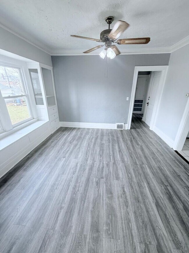 Building Photo - 3341 Desota Ave