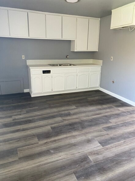 Kitchen - 213 E Reeve St