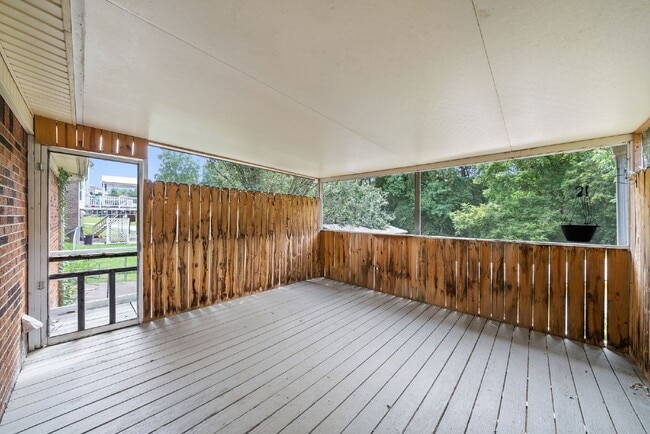 Building Photo - 1026 Foxmoor Dr