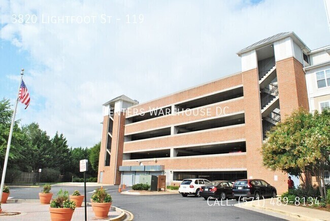 Building Photo - 3820 Lightfoot St