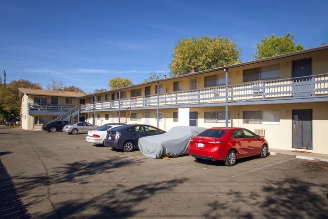 Building Photo - Edison Manor