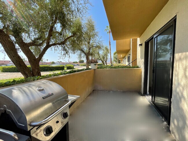 Private balcony - 32502 Cathedral Canyon Dr