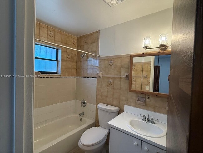 Building Photo - 1048 NW 32nd Pl