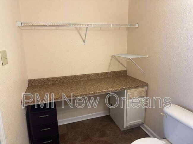 Building Photo - 2328 Mandeville St