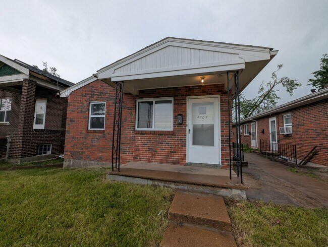 Building Photo - 4764 Ashland Ave