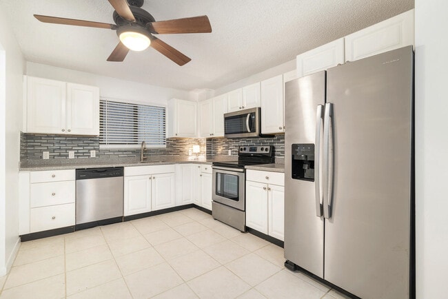 Building Photo - 3525 S Ocean Blvd