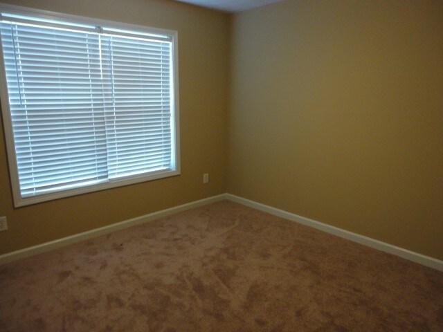 Building Photo - 3355 Brook Lea Dr