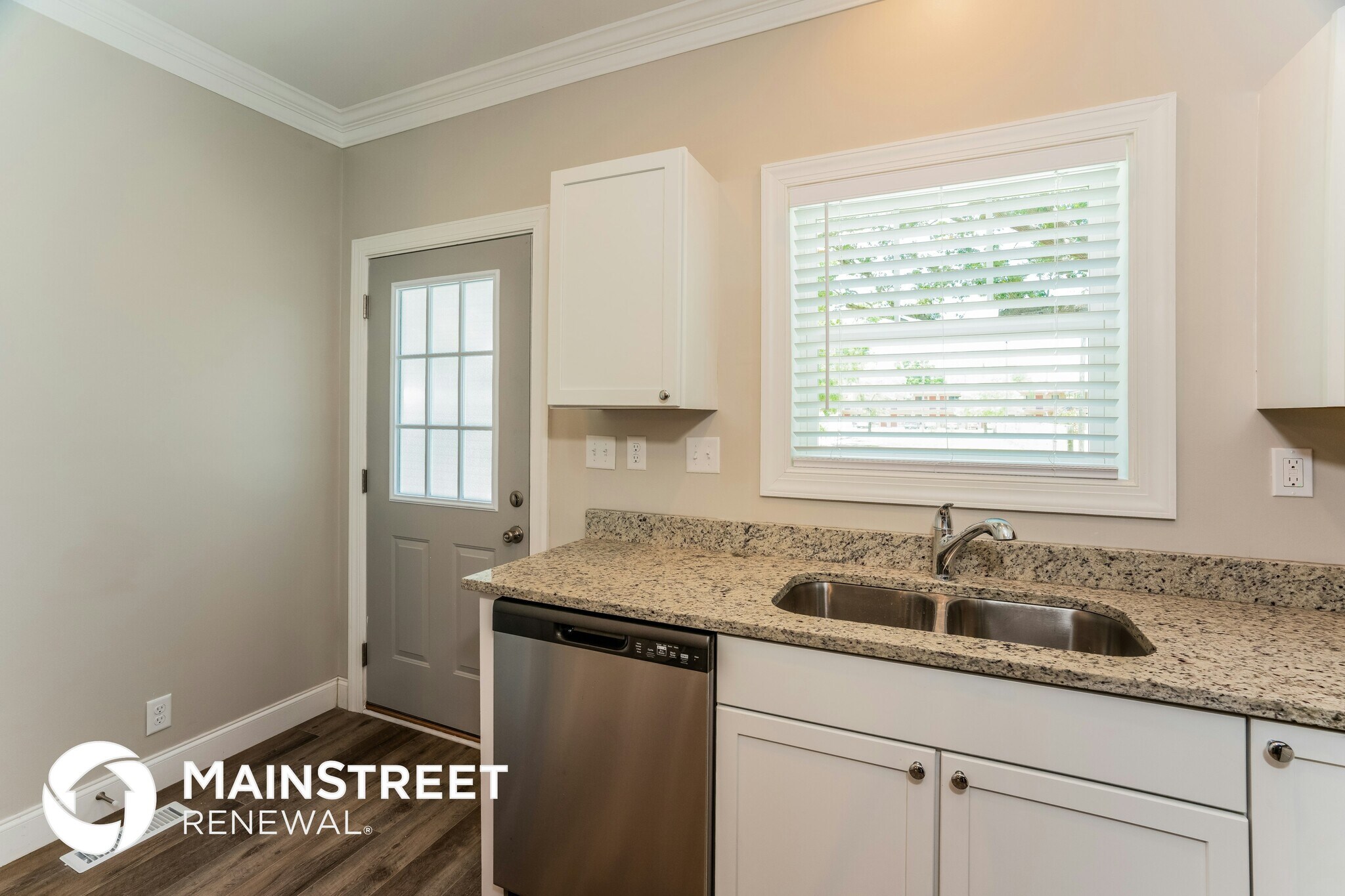 Building Photo - 3421 4th Ave S