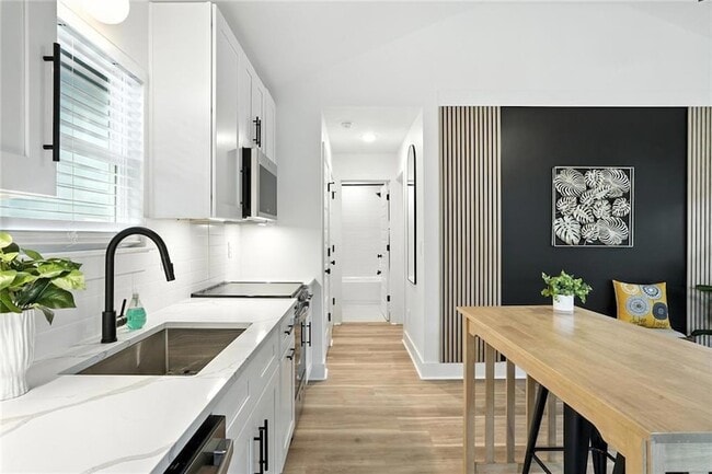 Building Photo - 1597 Glenwood Ave SE