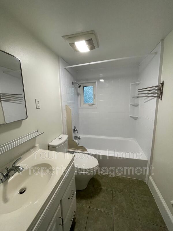 Building Photo - 1876 Mason Mill Rd