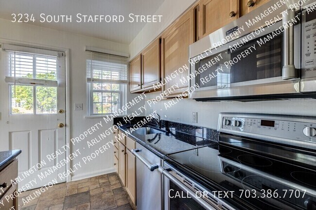 Building Photo - 3234 S Stafford St