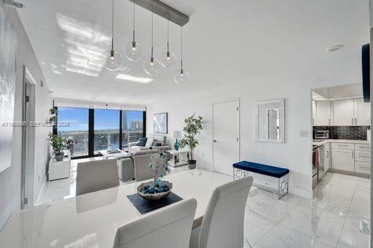 Building Photo - 20515 E Country Club Dr