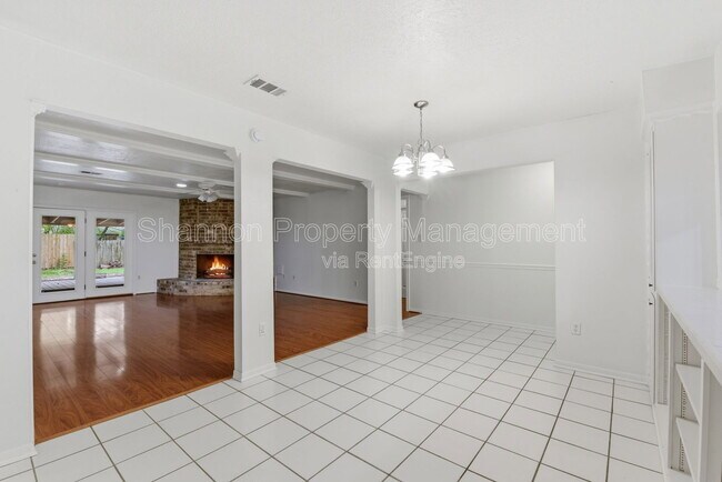 Building Photo - 2115 Oak Shores Dr