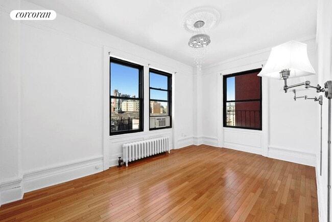 Building Photo - 510 W 110th St