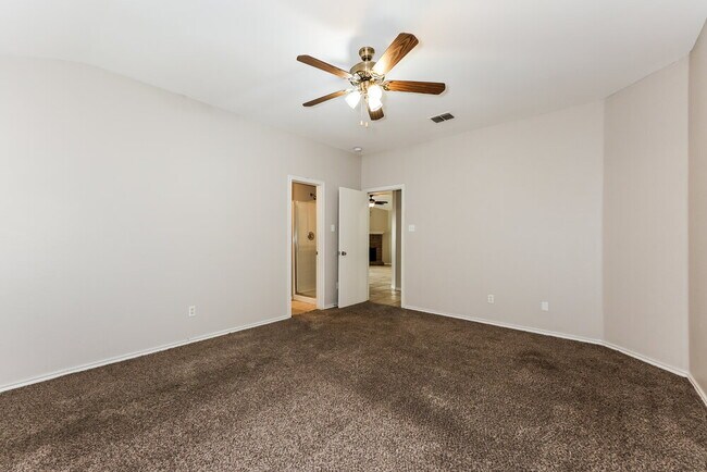 Building Photo - 1917 Indian Lilac Dr