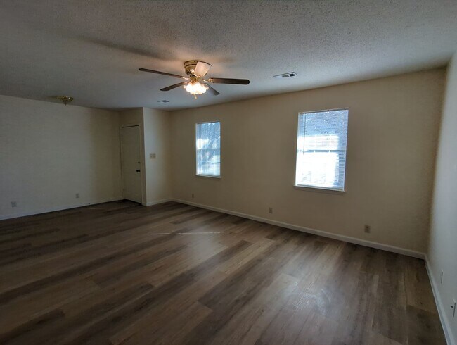 Building Photo - 69 Summerfield Rd