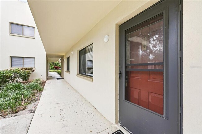 Building Photo - 3300 Fox Chase Cir