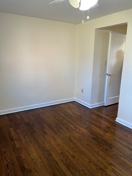 Bedroom entrance - 6A Carolyn Ter