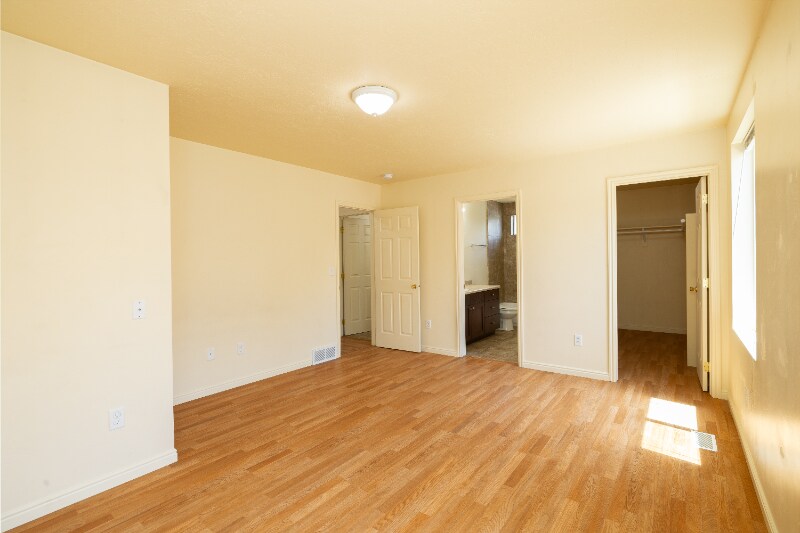 Building Photo - 496 E 3400 S