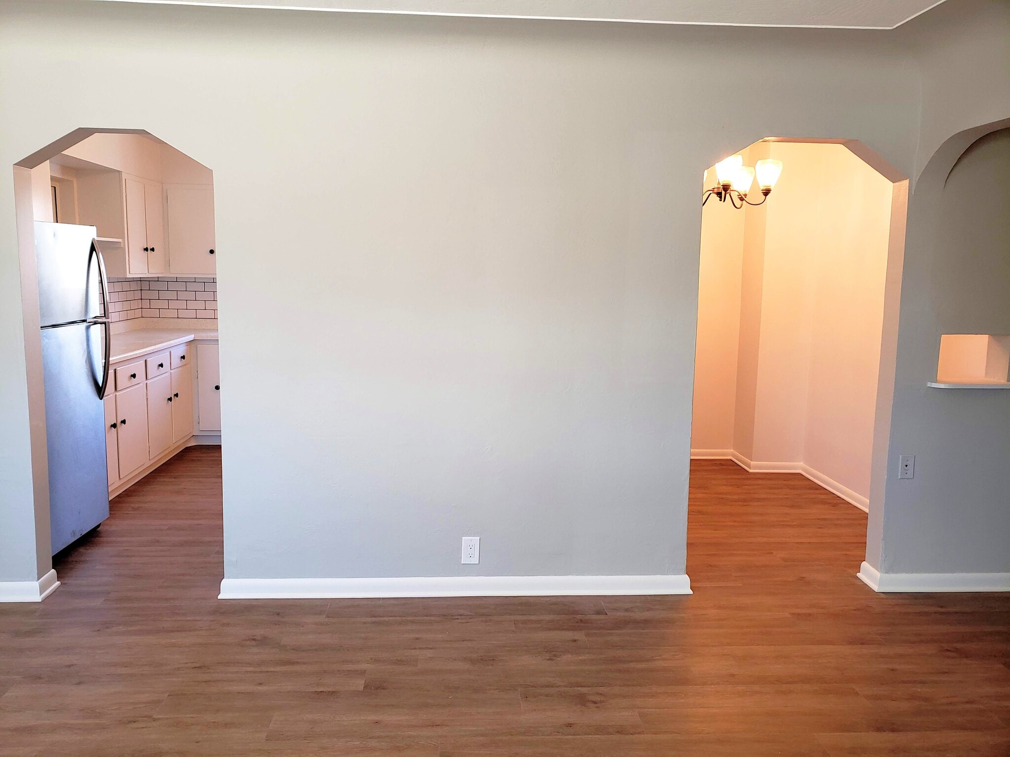 Large Living Room, looking toward Kitchen - 3155 S Fox St
