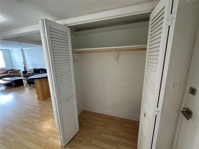Building Photo - 6039 Collins Ave