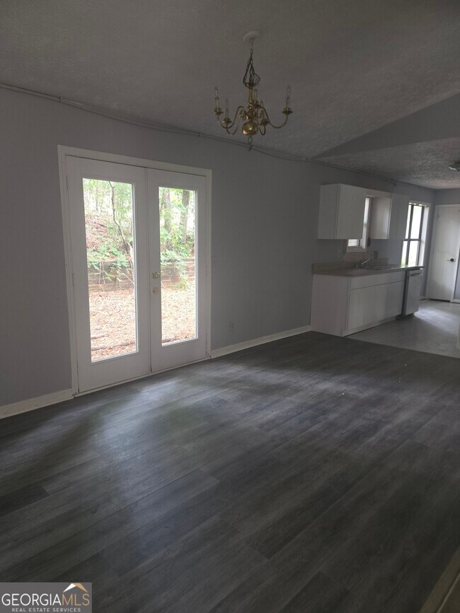 Building Photo - 139 River Oaks Dr