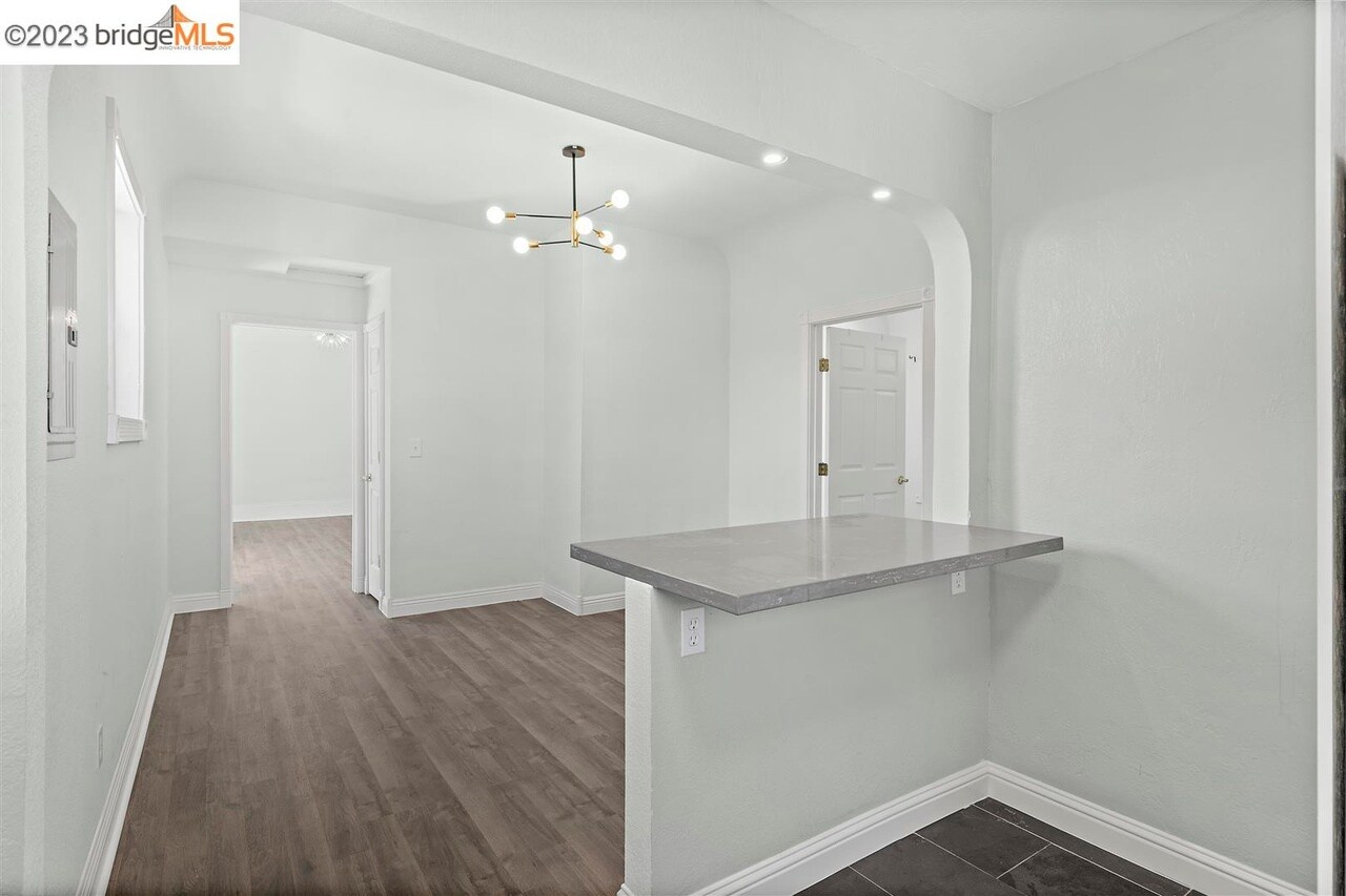 Building Photo - 874 36th St
