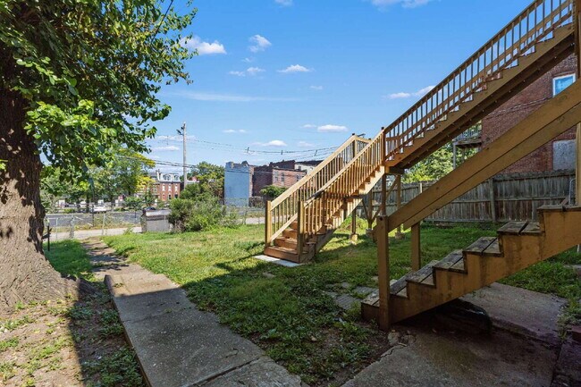 Building Photo - Live in Style – 1BR Townhouse in McKinley ...