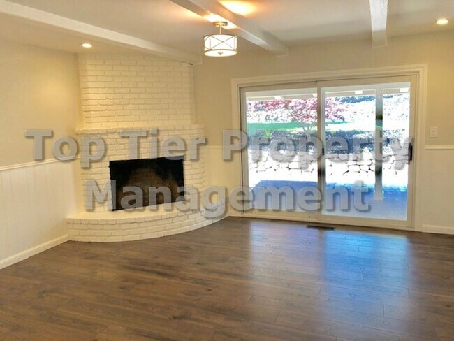Building Photo - Very nice 4 Bed/3 Bath/2,145 Sqft House in West Danville available 6/15 for Lease!