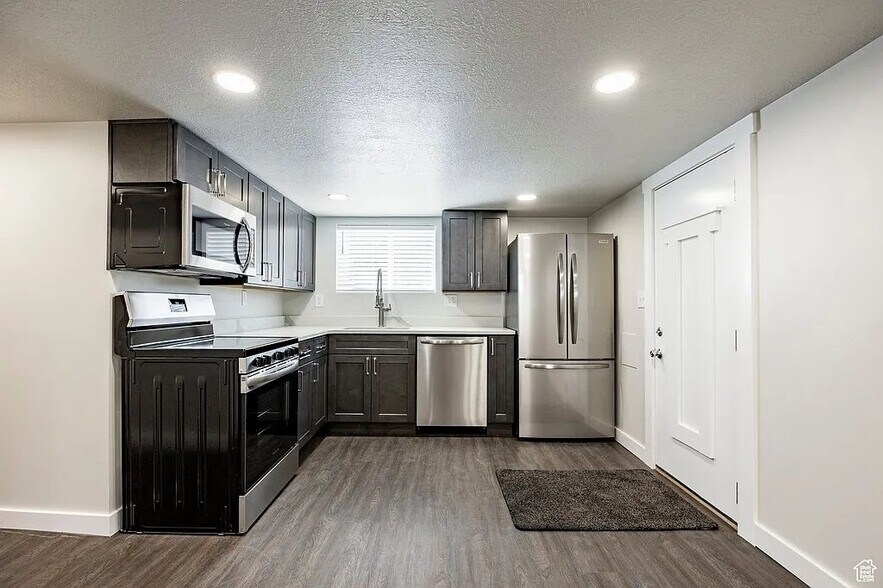 Kitchen - 951 30th St