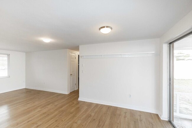Building Photo - 6149 2nd Ave