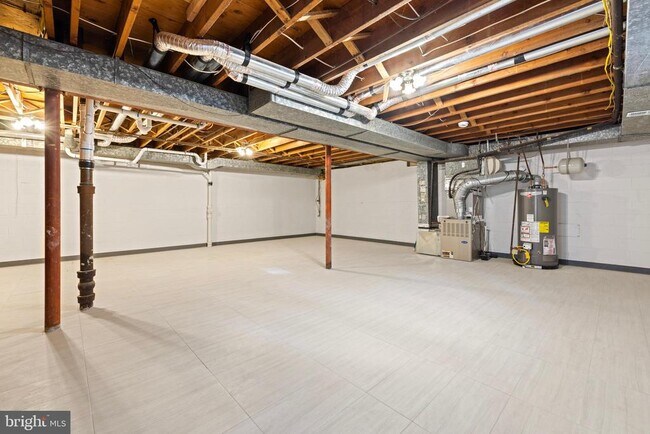 Building Photo - 8355 Alvord St