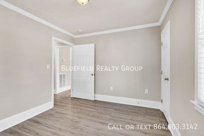 Building Photo - 25 Celand St
