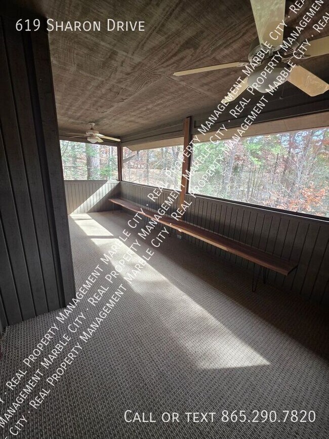 Building Photo - 619 Sharon Dr