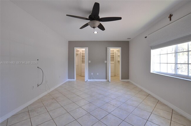 Building Photo - 10502 SW 77th Ct