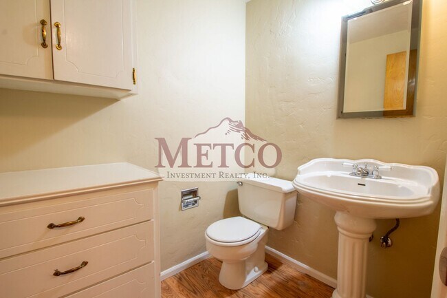 Building Photo - 07802