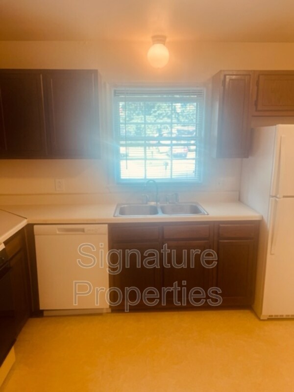 Building Photo - 2529A Pin Oak Ct