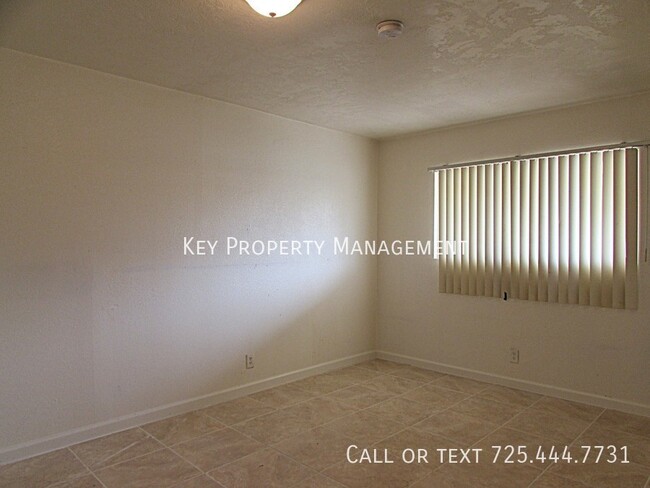 Building Photo - 2 BED 1 BATH CONDO NEAR STRATOSPHERE WITH ...