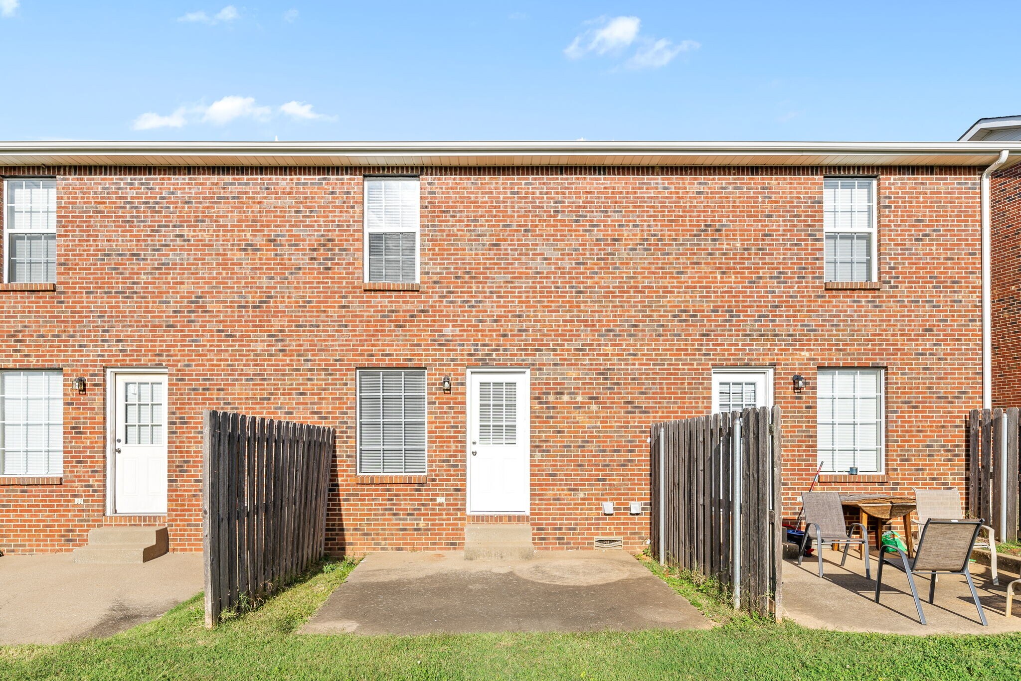 Building Photo - 1880 Waters Edge Dr