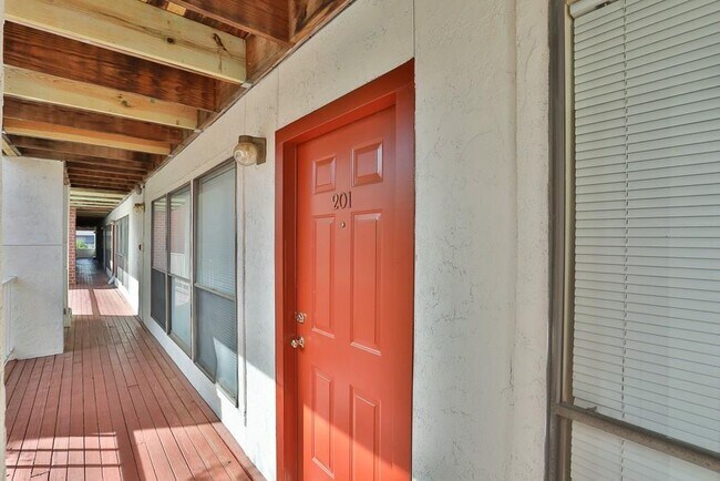 Building Photo - 3115 Helms St