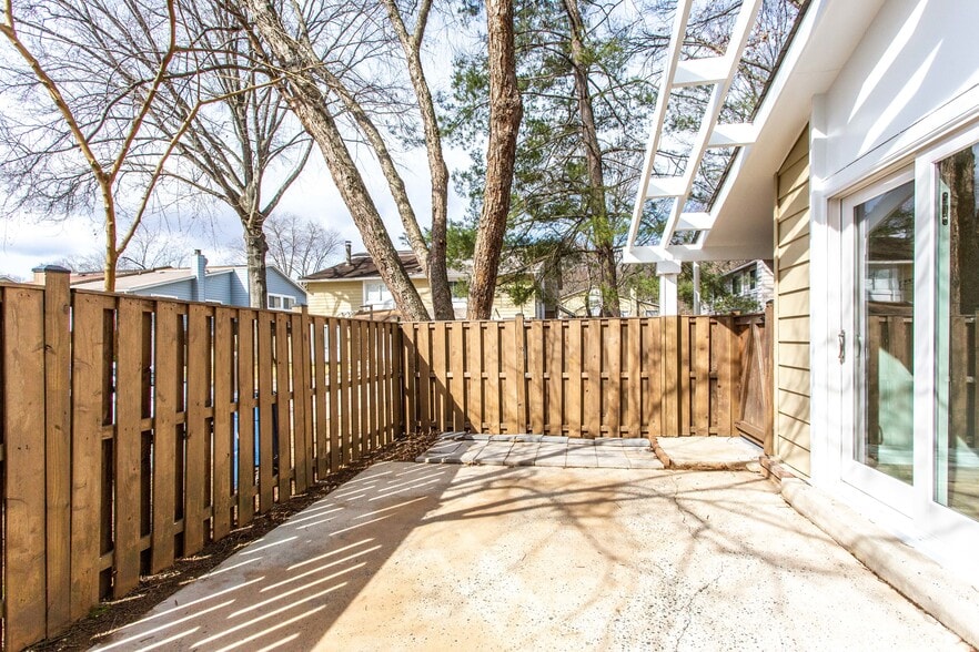 Outdoor Patio_Alt. View - 18752 Curry Powder Ln