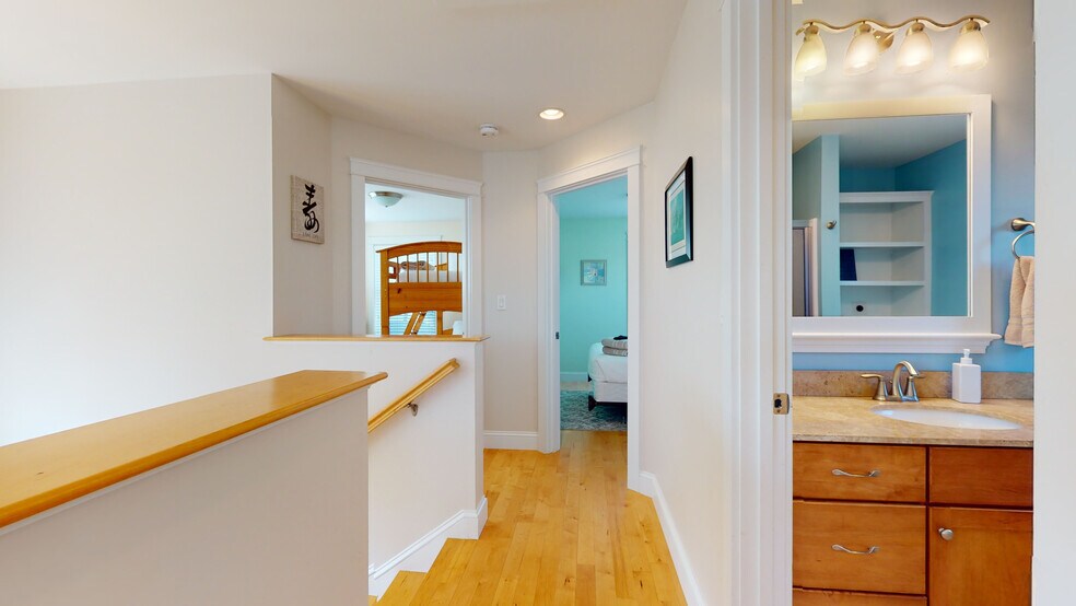 Building Photo - 1 Sea Rose Ln