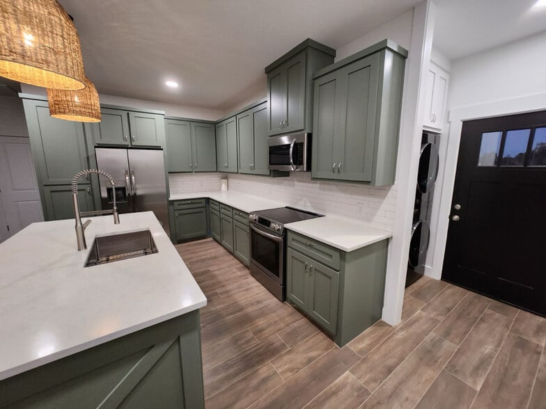 Building Photo - 11732 Old Fannett Rd