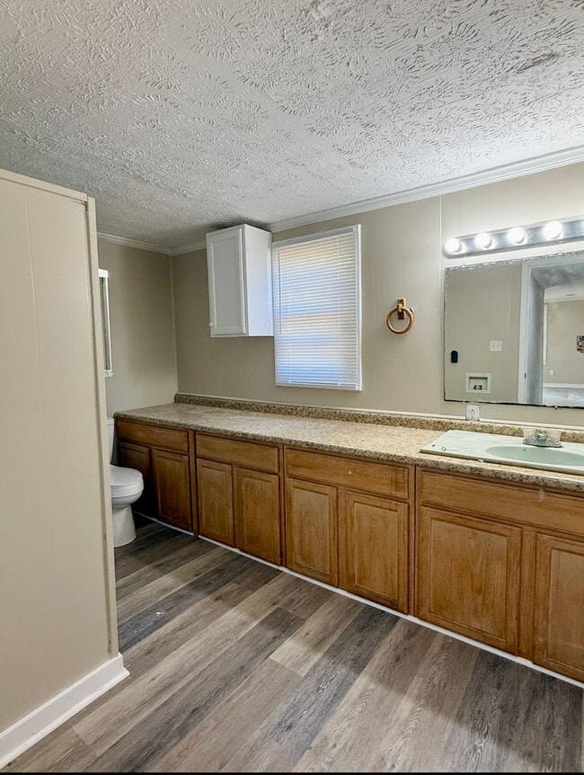 Building Photo - 2 Bed/1 Bath House