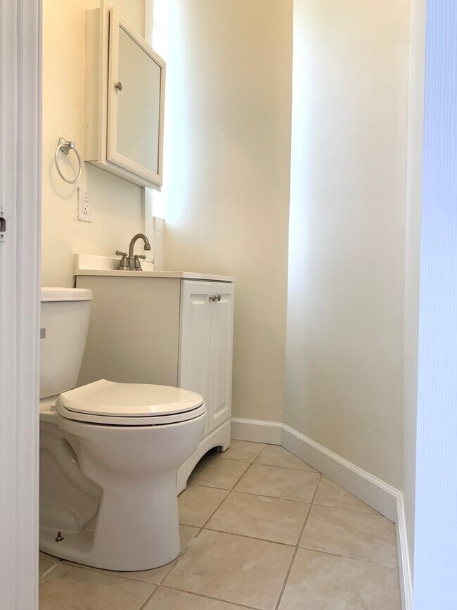 Building Photo - 4606 N Seeley Ave