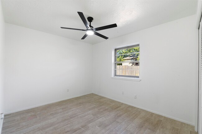 Building Photo - 16318 Cypress Point Dr