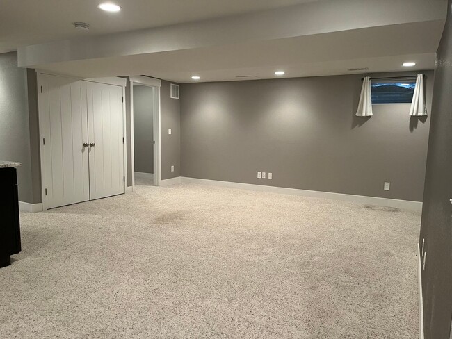 Building Photo - Beautiful 2 Bedroom + 2 Bonus Rooms, 3 Bat...