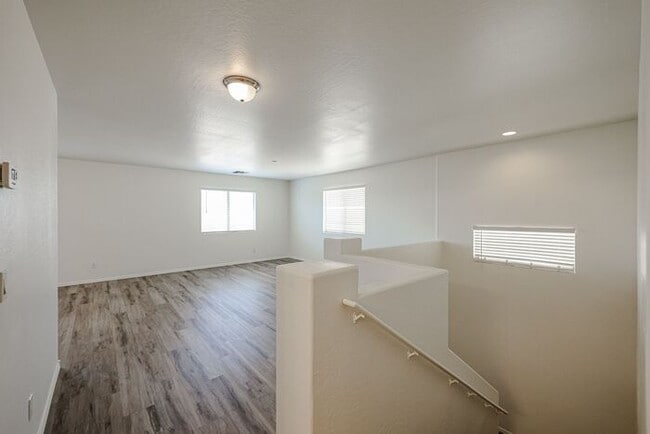 Building Photo - 4 BED 2.5 BATH, 2200+ SFT IN CAMELBACK RANCH, PHOENIX