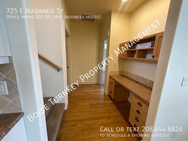 Building Photo - 725 Washakie St E