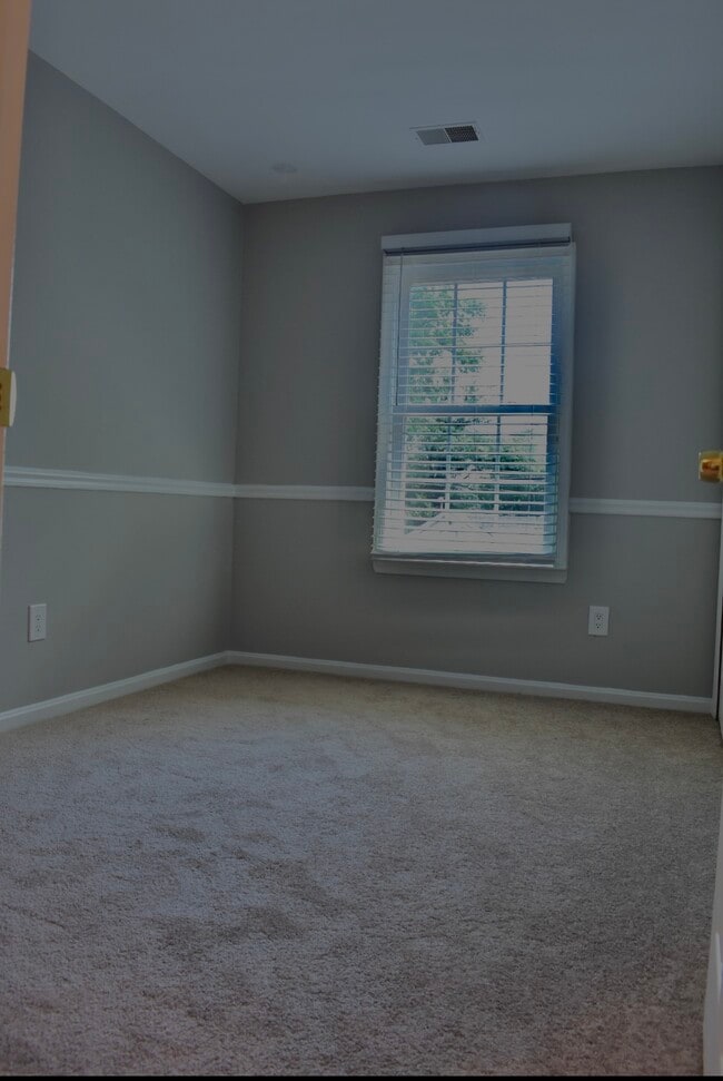 Bedroom - 5010 Kenilworth Ave